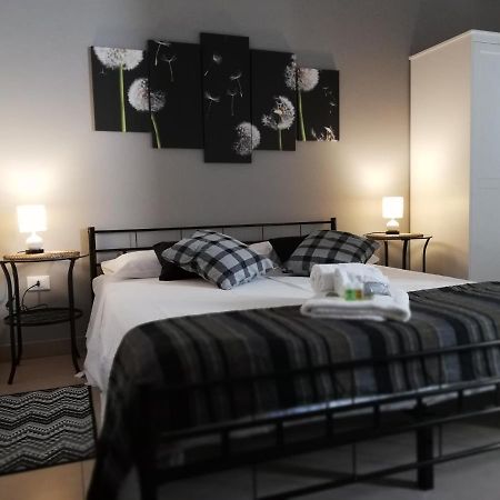 B&B Passione Del Sud เลชเช ภายนอก รูปภาพ